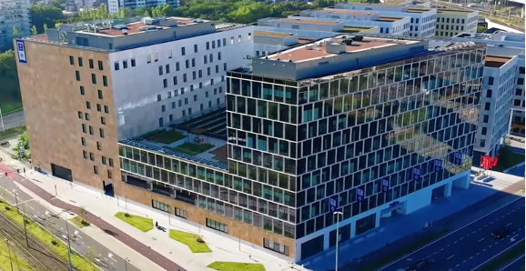 Gloednieuwe mastergebouw van de politie Antwerpen